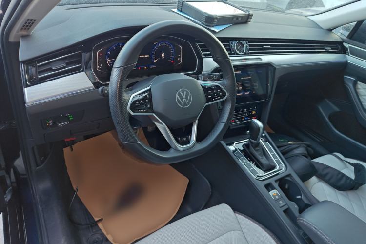 Used Volkswagen Magotan 2023 2 Million Units Commemorative Edition 330TSI DSG Luxury Version
