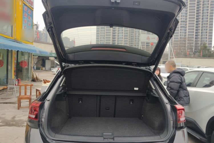 Used Volkswagen T-ROC 2021 280TSI DSG Two-Wheel Drive Comfort Connect Edition
