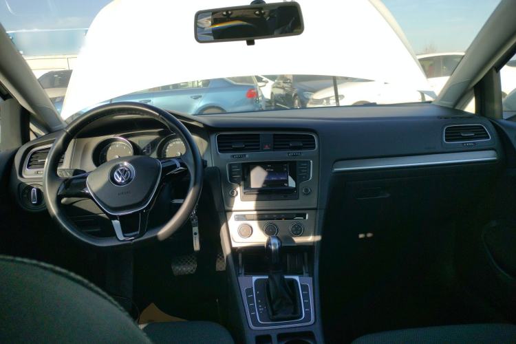 Used Volkswagen Golf 2016 230TSI Automatic Comfort Version
