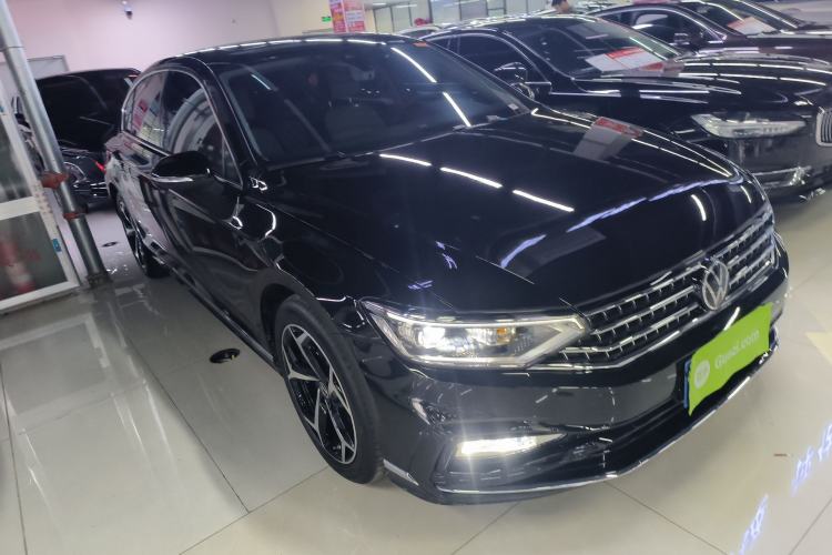 Used Volkswagen Magotan 2025 Revised Version Zhongxiang Edition 330TSI DSG Luxury Trim