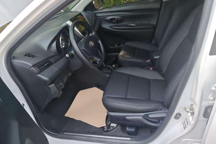 Used Toyota YARiS L 2016 Revised 1.5E CVT Charming Edition
