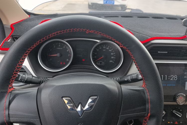 Used Wuling Hongguang 2019 1.5L S Comfort Edition China VI LAR
