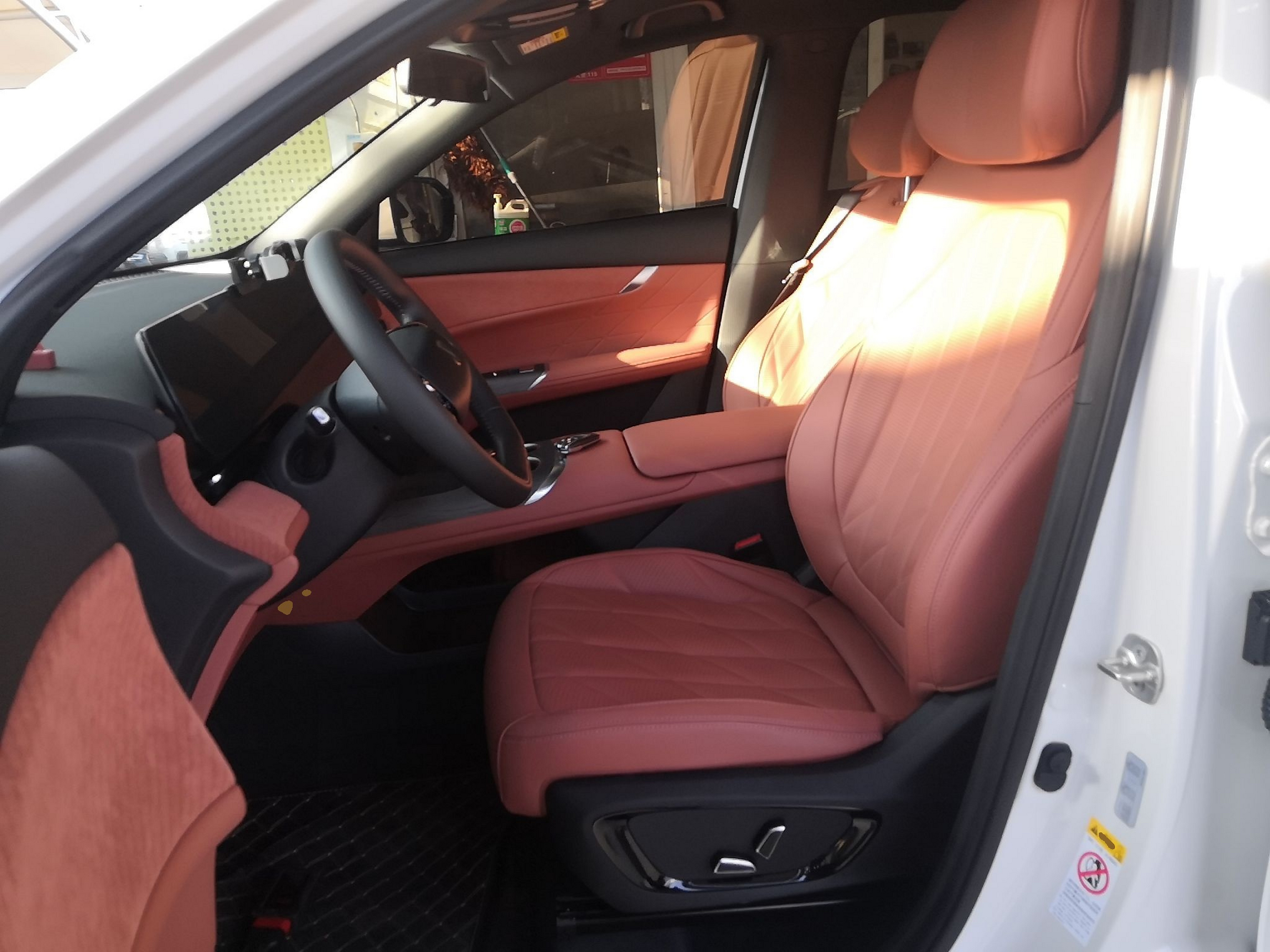 Переднее сиденье в автомобиле