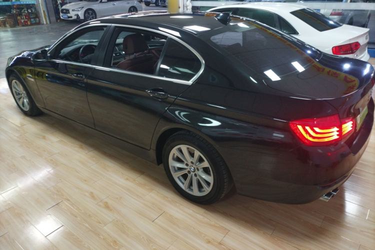 Used BMW 5 Series 2014 520Li Elegant Model
