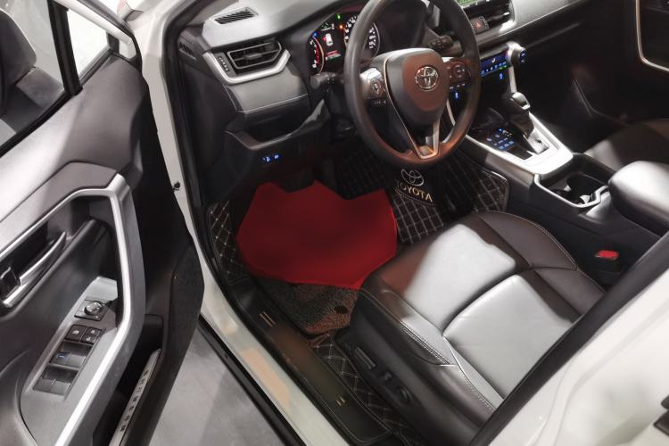 Used Toyota Wildlander 2020 2.0L CVT 4x4 Luxury Edition
