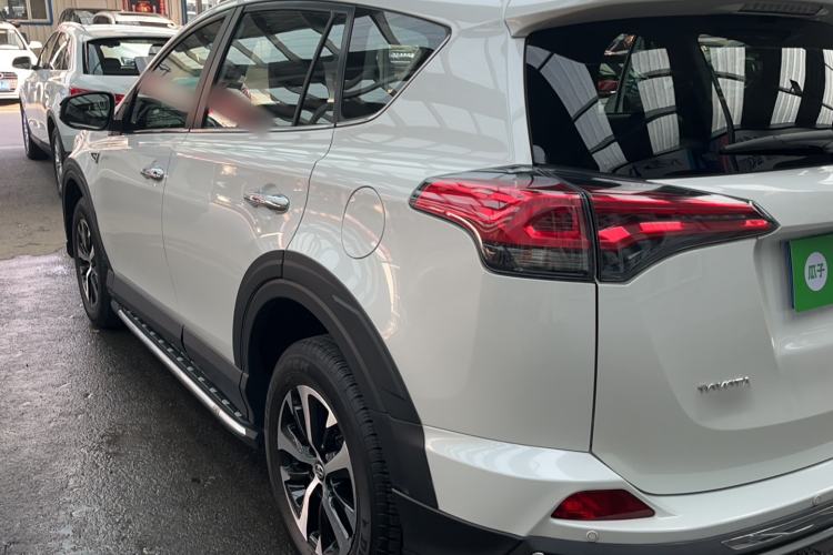 Used Toyota RAV4 2016 2.0L CVT Two-Wheel Drive Comfort Edition China V Standard
