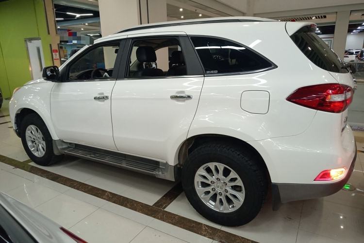 Used JMC Yusheng S350 2013 2.4T Automatic 2WD Diesel Luxury Edition 5 Seats
