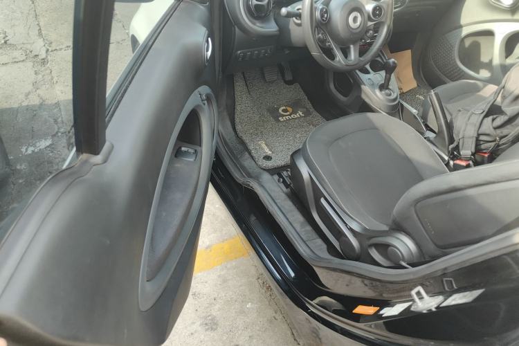 Used  fortwo 2015 1.0L 52 kW Hardtop Passion Edition
