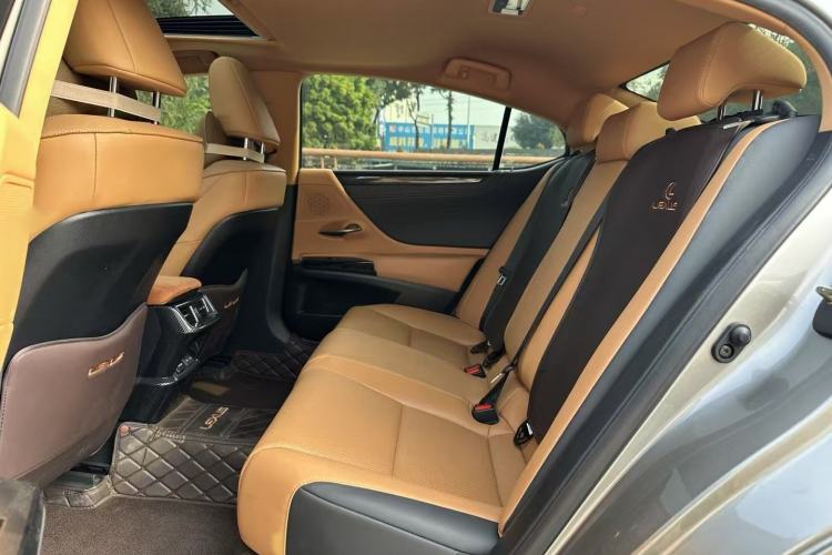 Used Lexus ES 2022 200 Excellence Edition
