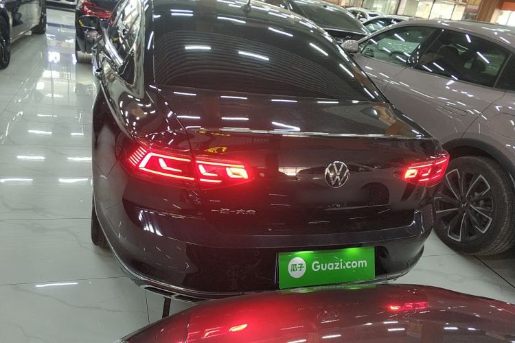 Used Volkswagen Magotan 2023 2 Million Units Limited Edition 330TSI DSG Leading Version
