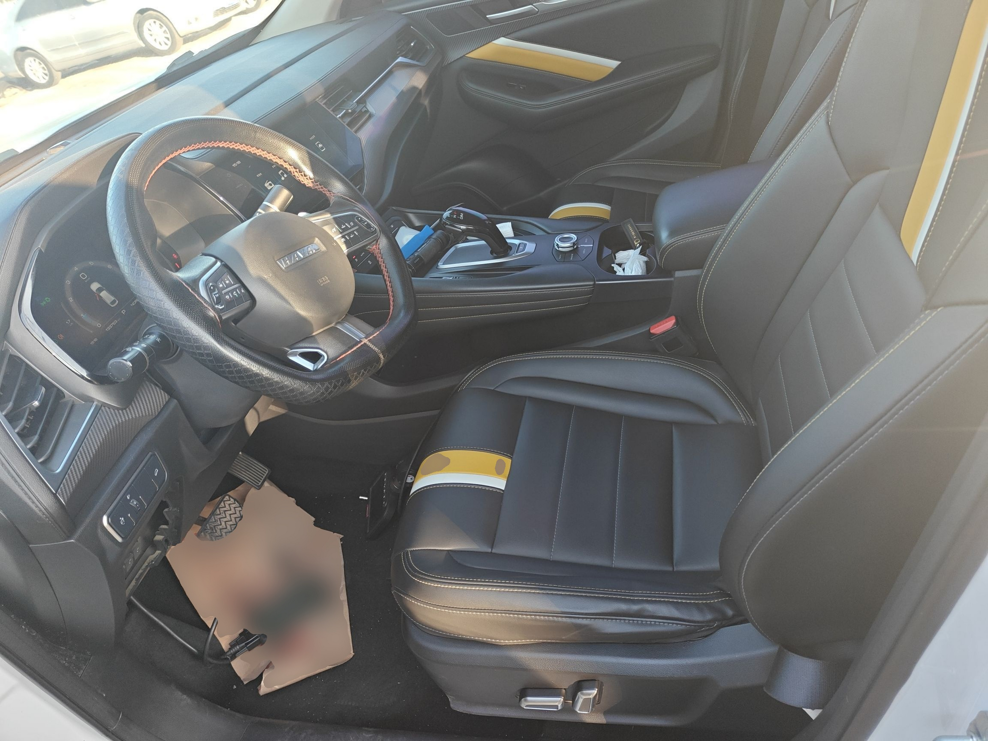 المقاعد الأمامية داخل السيارة