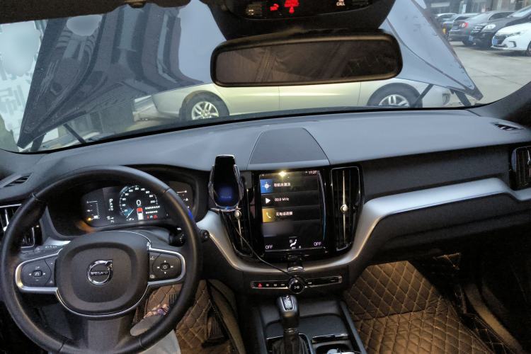 Used Volvo XC60 2021 T5 4x4 Smart Luxury Edition