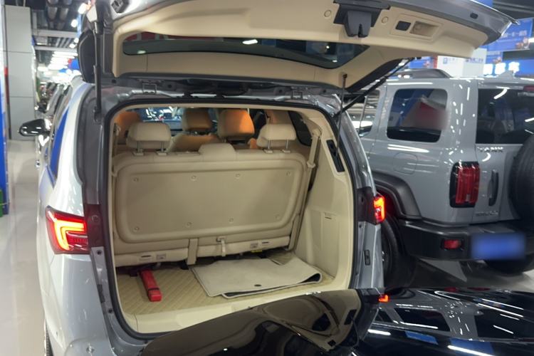 Used Buick GL8 2023 Land Business Class Smart Deluxe Model
