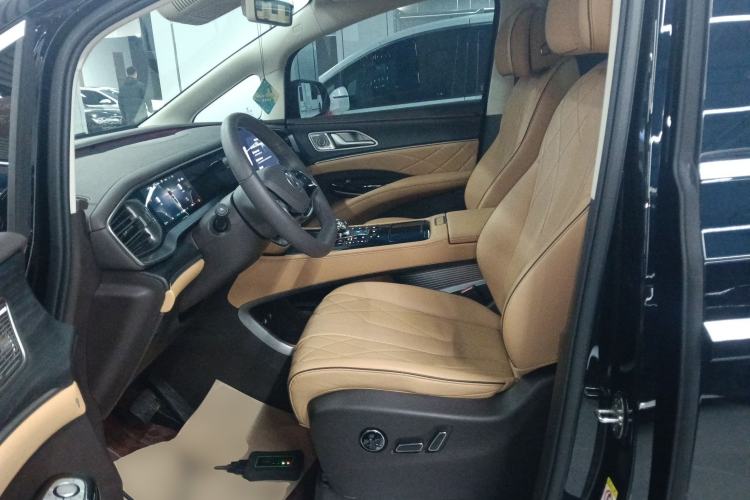 Used Denza D9 2024 DM-i 980 Four-Wheel Drive Prestige Model
