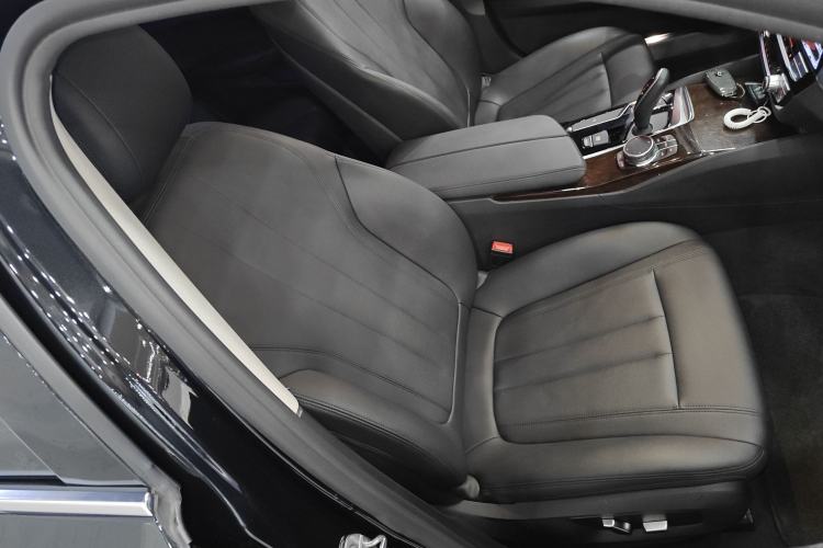 Used BMW 5 Series 2018 525Li Luxury Package
