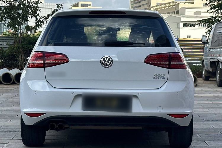 Used Volkswagen Golf 2016 230TSI Automatic Luxury Version
