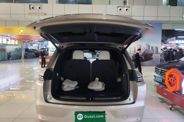 Used Li Auto L8 2023 Max model
