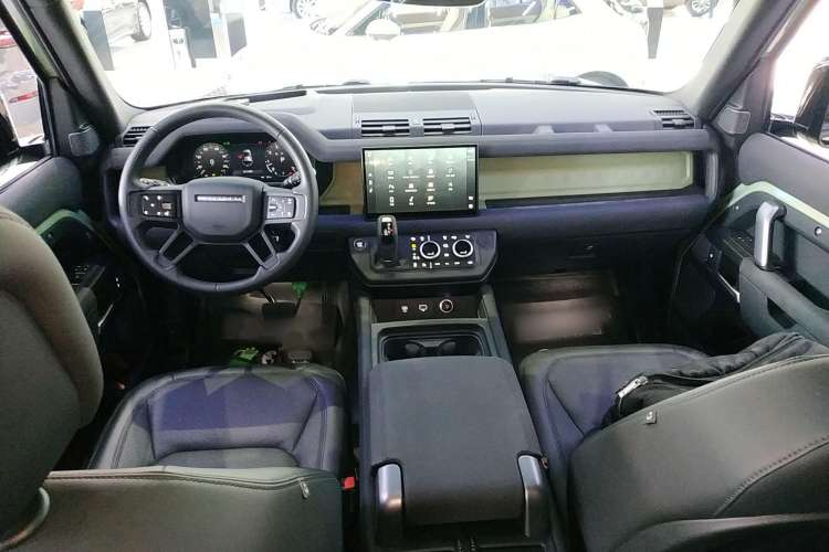 Used Land Rover Defender 2023 110 3.0T P400 75th Anniversary Legend Edition
