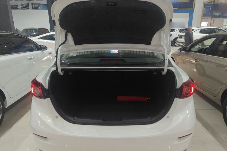 Used Mazda Mazda 3 Axela 2017 Sedan 1.5L Automatic Comfort Model China VI Standard
