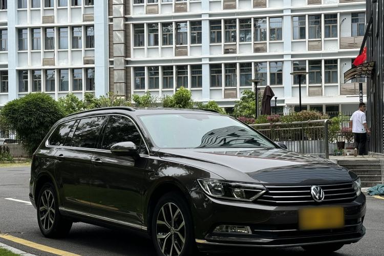 Used Volkswagen Variant 2018 380TSI Two-Wheel Drive Comfort Edition
