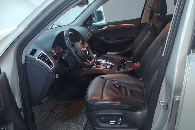 Used Audi Q5 2015 40 TFSI Comfort Model
