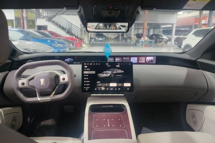 Used  12 2024 700 Three-Laser Rear-Wheel Drive Luxury Edition