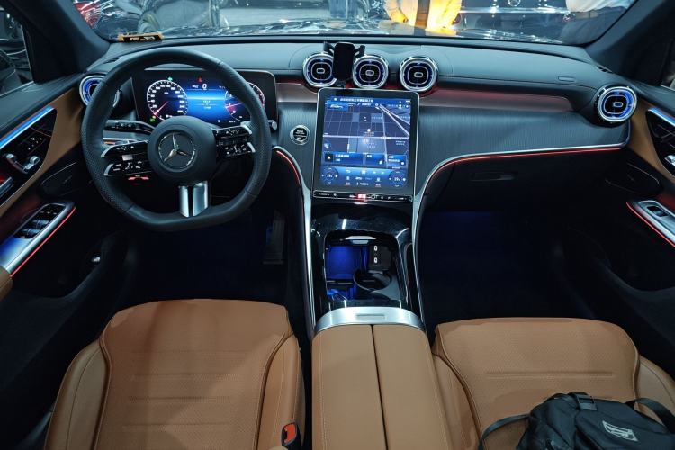 Used Mercedes-Benz GLC 2023 Facelift GLC 260 L 4MATIC Luxury Version 7-Seater