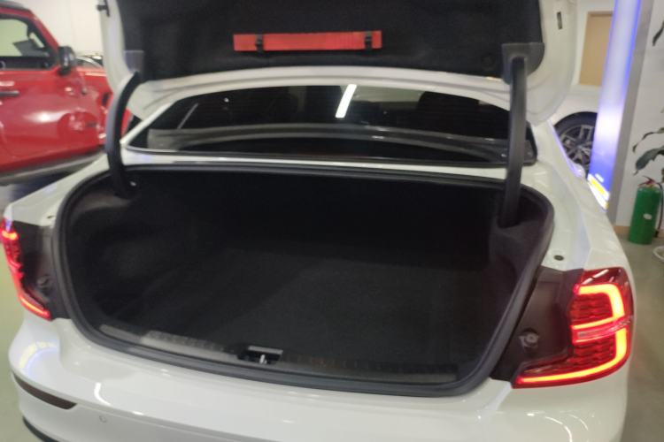 Used Volvo S60 2022 B4 Zhiyi Luxury Edition