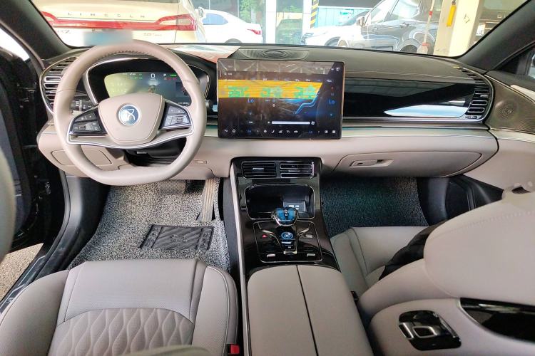 Used BYD Han 2025 EV Intelligent Driving Edition 605KM Prestige Model
