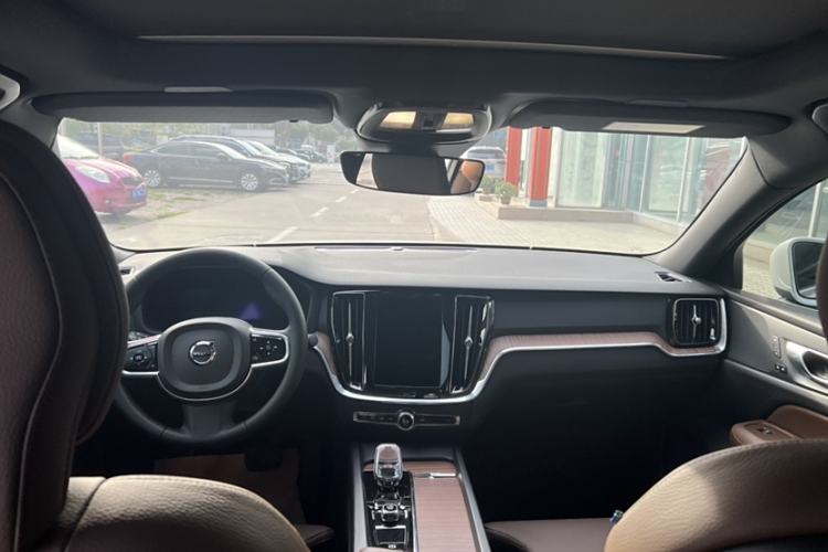 Used Volvo S60 2024 B4 Zhiyuan Luxury Edition
