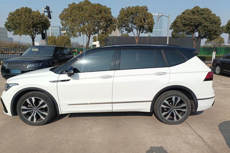 Used Volkswagen Tiguan L 2023 330TSI Automatic Two-Wheel Drive R-Line Enjoyment Edition
