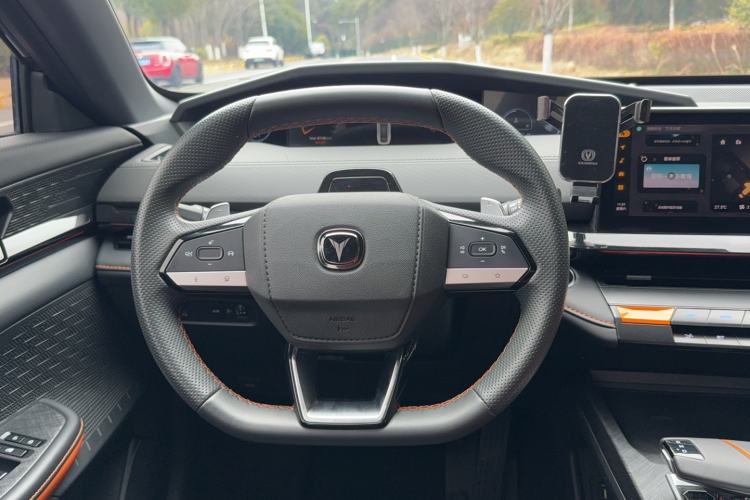 Used Changan UNI-V 2022 1.5T Prestige Version
