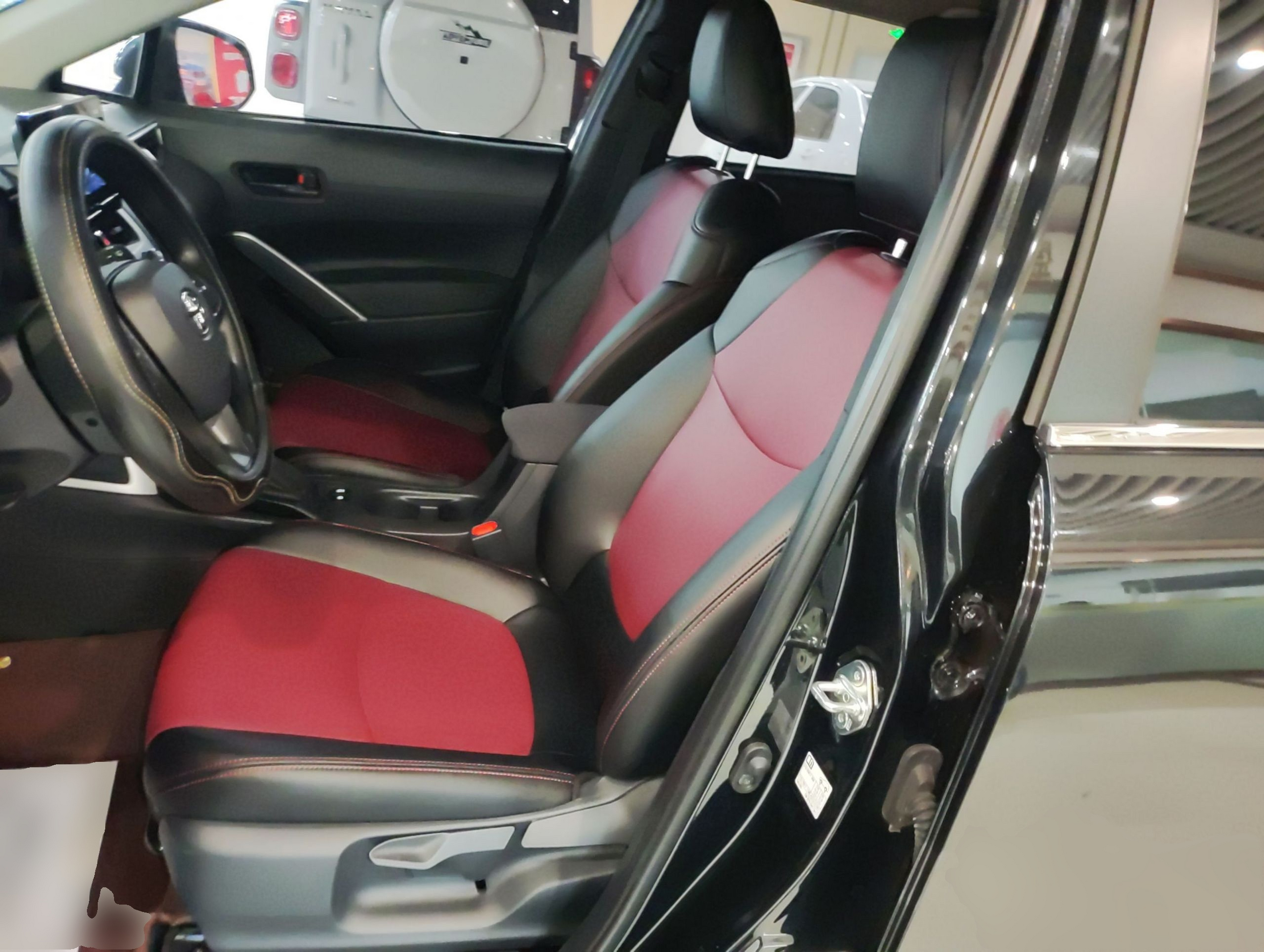 المقاعد الأمامية داخل السيارة