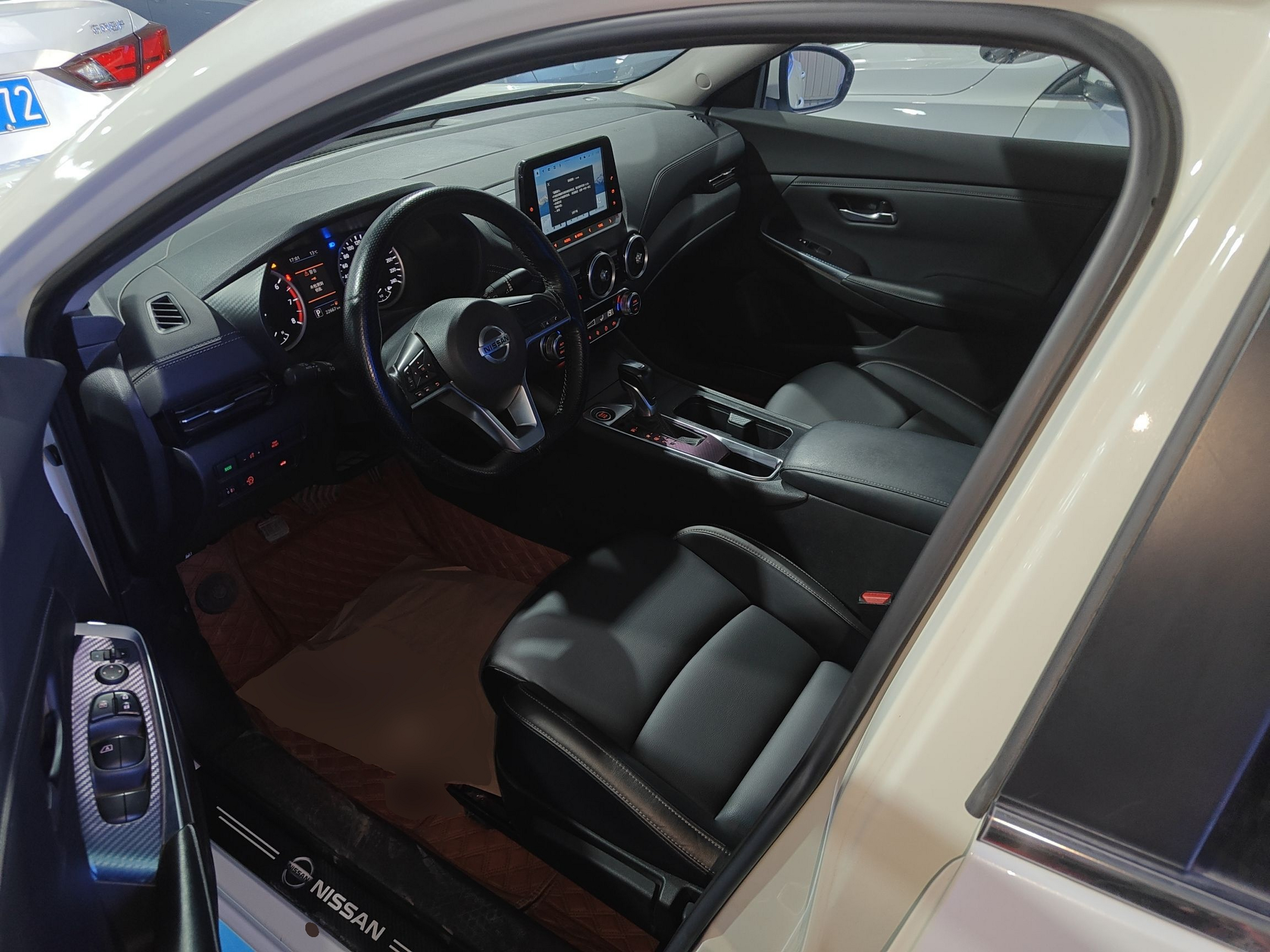 المقاعد الأمامية داخل السيارة