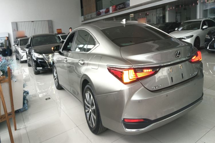 Used Lexus ES 2020 260 Excellence Edition
