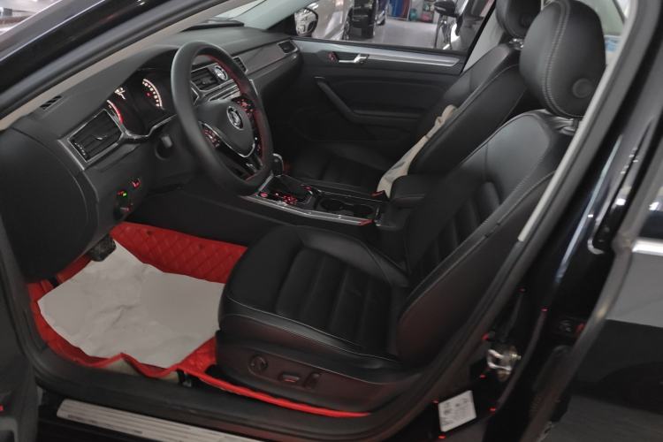 Used Volkswagen Passat 2017 330TSI DSG Luxury Edition
