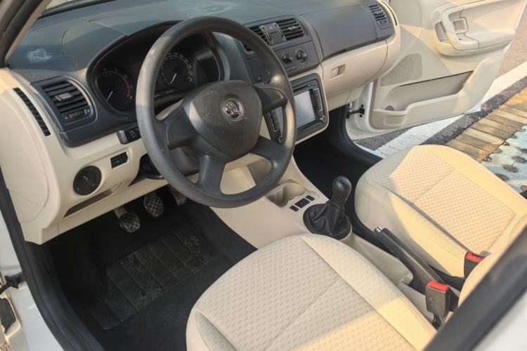 Used Skoda Fabia 2014 1.4L Manual Crystal Edition
