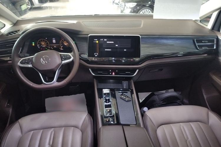 Used Volkswagen Viloran 2024 330TSI Luxury Edition
