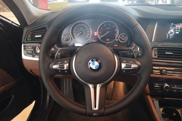 Used BMW 5 Series 2014 525Li Leading Model
