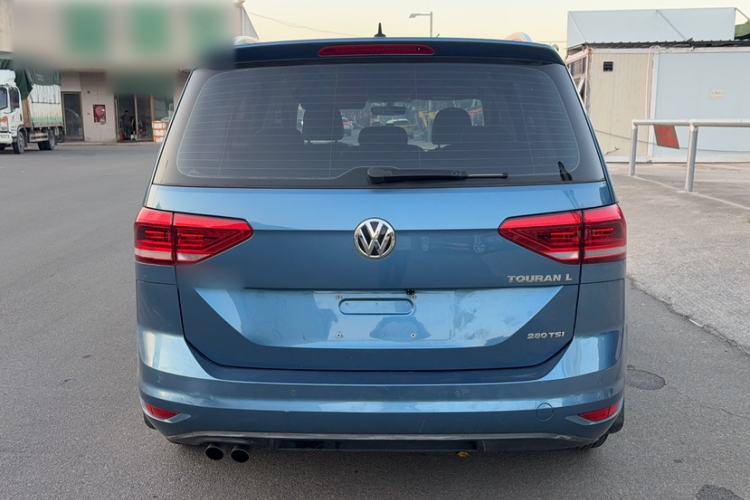 Used Volkswagen Touran 2016 Volkswagen Touran L 280TSI DSG Comfort Edition
