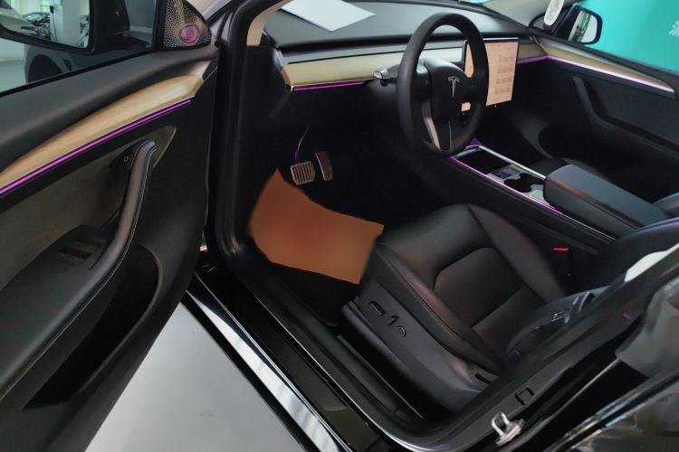 Used Tesla Model Y 2022 Long-Range All-Wheel-Drive Version
