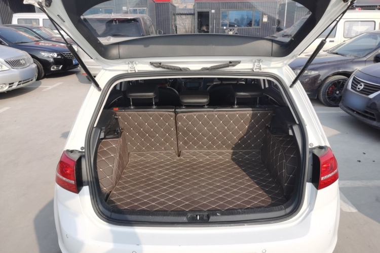 Used Volkswagen Golf 2016 230TSI Automatic Luxury Version
