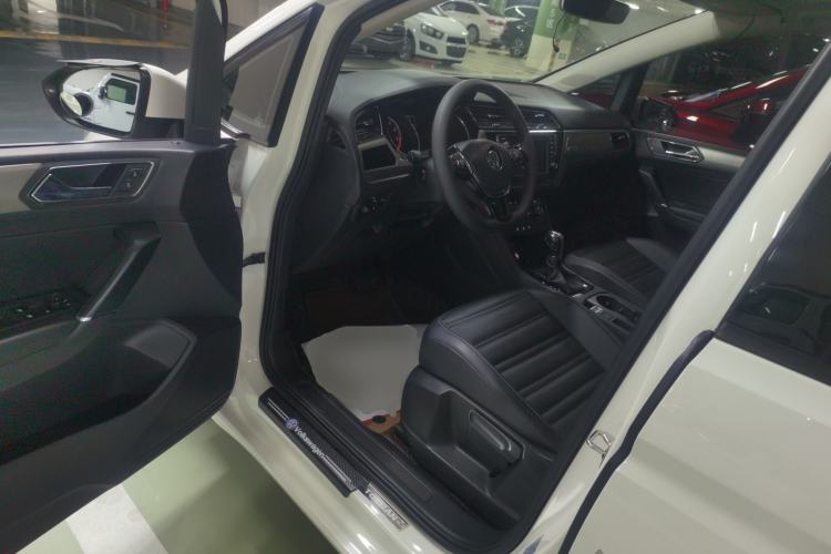 Used Volkswagen Touran 2018 Volkswagen Touran L 280TSI DSG Comfort Edition 7 Seats China VI Standard