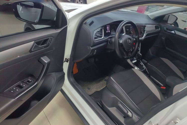 Used Volkswagen T-ROC 2020 230TSI DSG Two-Wheel Drive Advanced Version
