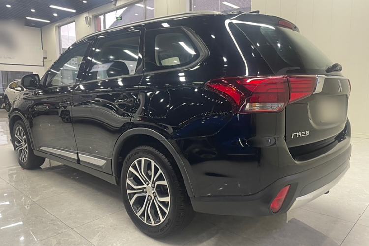 Used Mitsubishi Outlander 2018 2.0L Two-Wheel Drive Glory Edition 5 Seats
