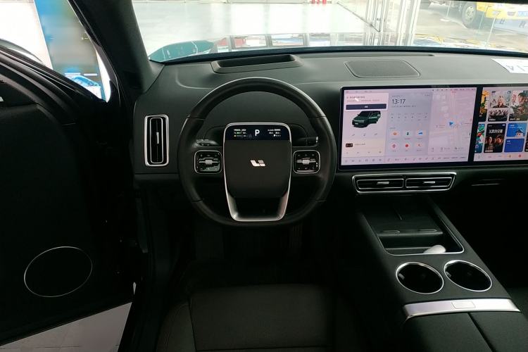 Used Li Auto L8 2023 Pro Model
