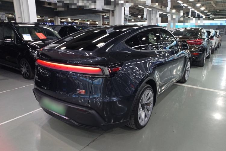 Used Tesla Model Y 2025 Long-Range All-Wheel Drive First Edition