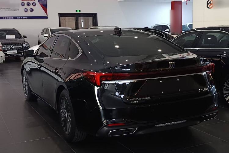 Used Buick LaCrosse 2025 28T Platinum Edition
