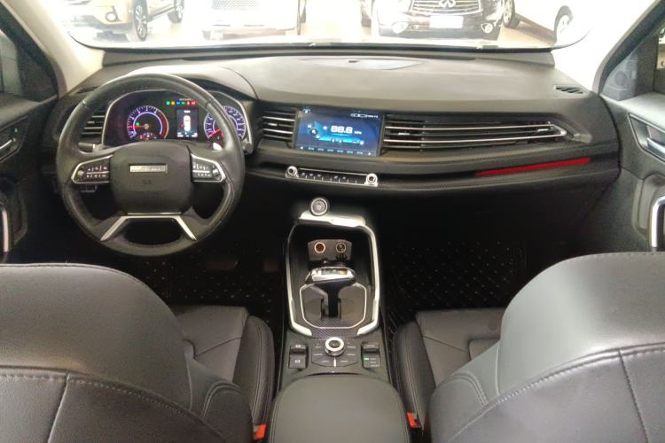 Used Haval H6 2017 Red Label 2.0T Automatic Two-Wheel Drive ZhiShang Model
