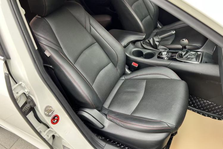 Used Mazda Mazda 3 Axela 2016 Sedan 1.5L Manual Luxury Model
